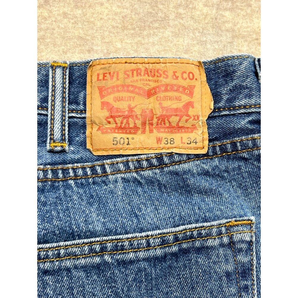 Levi's 501 Button Fly Straight Leg Medium Wash Men's Denim Jeans 38 X 34 Classic - Picture 5 of 10